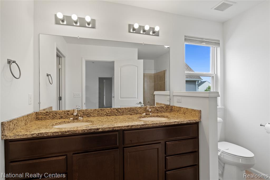 451 Goodrich, Wixom, MI — Photo 23