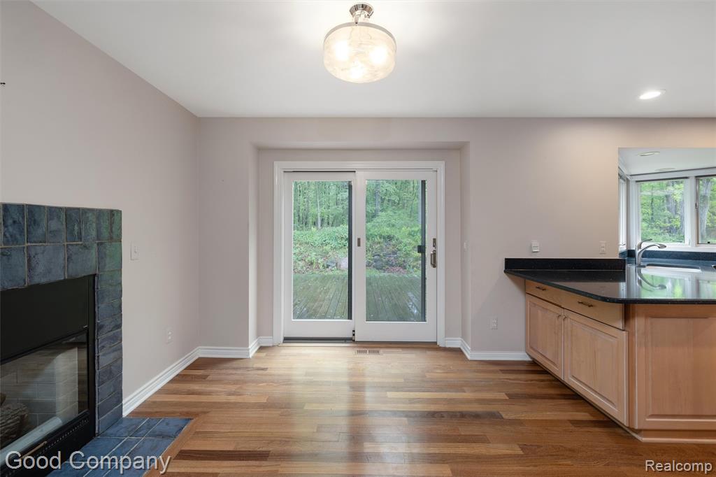 5893 CHRISTINA Drive, West Bloomfield, MI 48324 — Photo 19