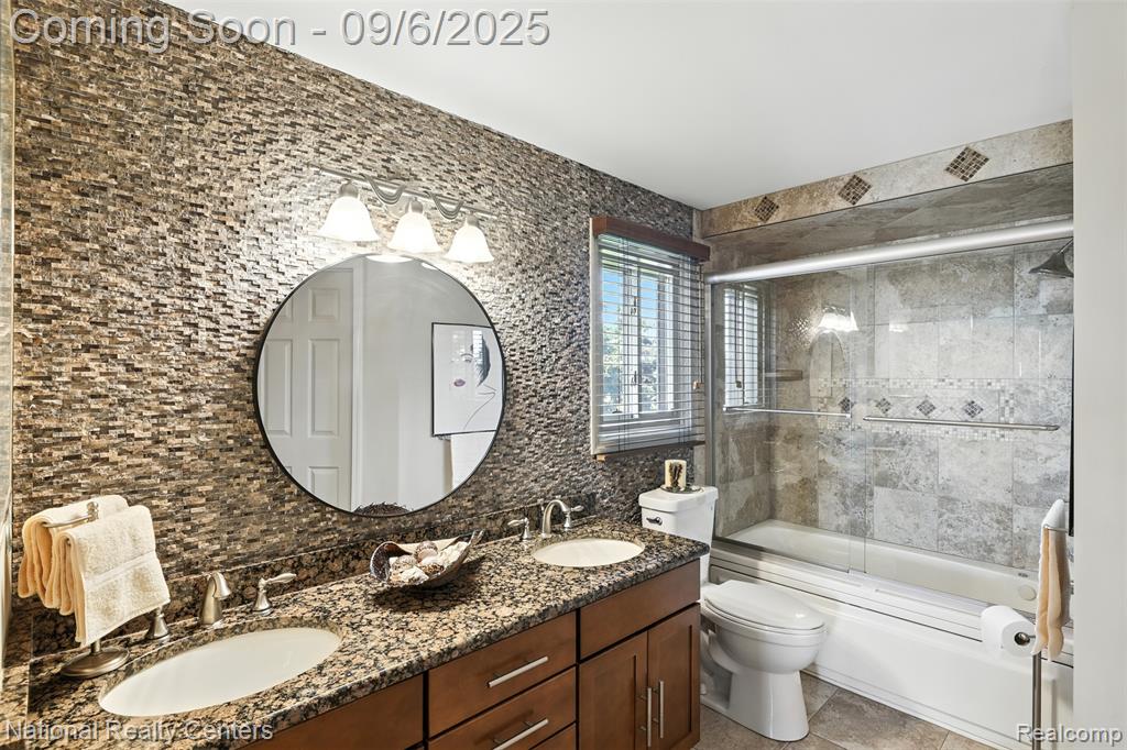 46674 Snowbird Drive, Macomb, MI 48044 — Photo 33
