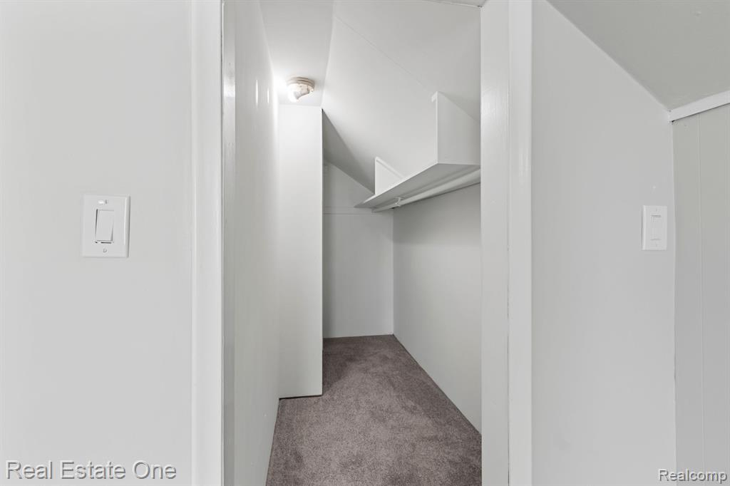 7267 FENTON Street, Dearborn Heights, MI 48127 — Photo 15