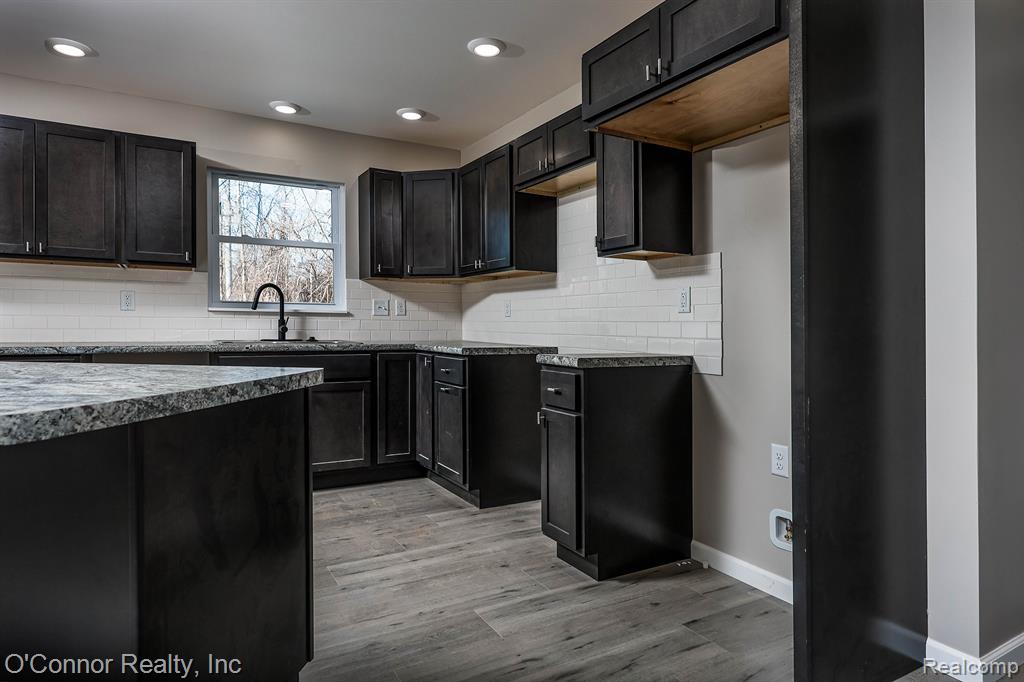 1047 39th Street, Port Huron, MI 48060 — Photo 11