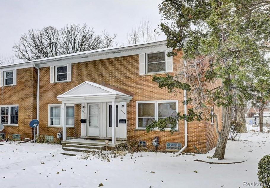 6958 Town Lane, Dearborn Heights, MI 48127 — front exterior