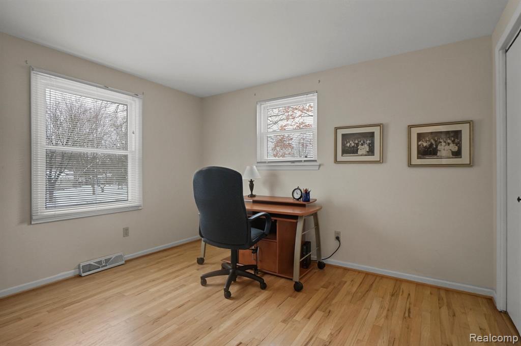 4414 BRANDYWYNE Drive, Troy, MI 48098 — Photo 25