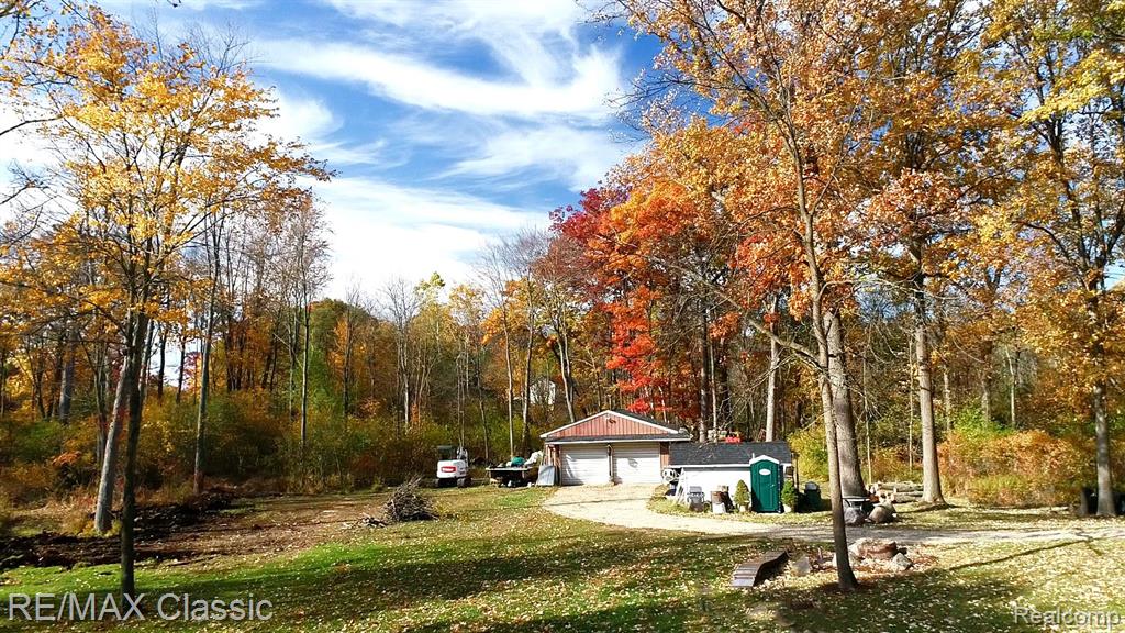 512 FERNHURST Court, Lake Orion, MI 48362 — Photo 16