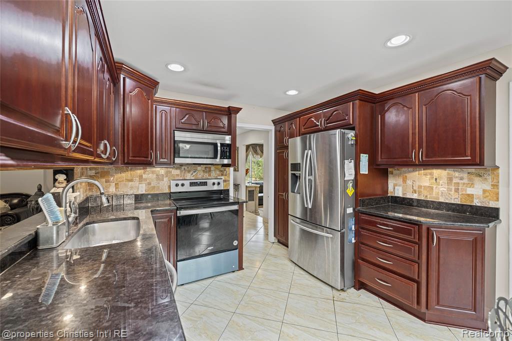 7178 Heather Heath, West Bloomfield, MI — Photo 12