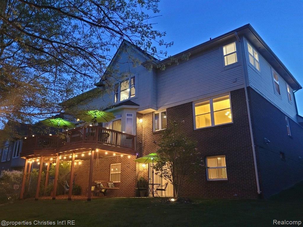 17070 CARRIAGE Way, Northville, MI 48168 — Photo 36