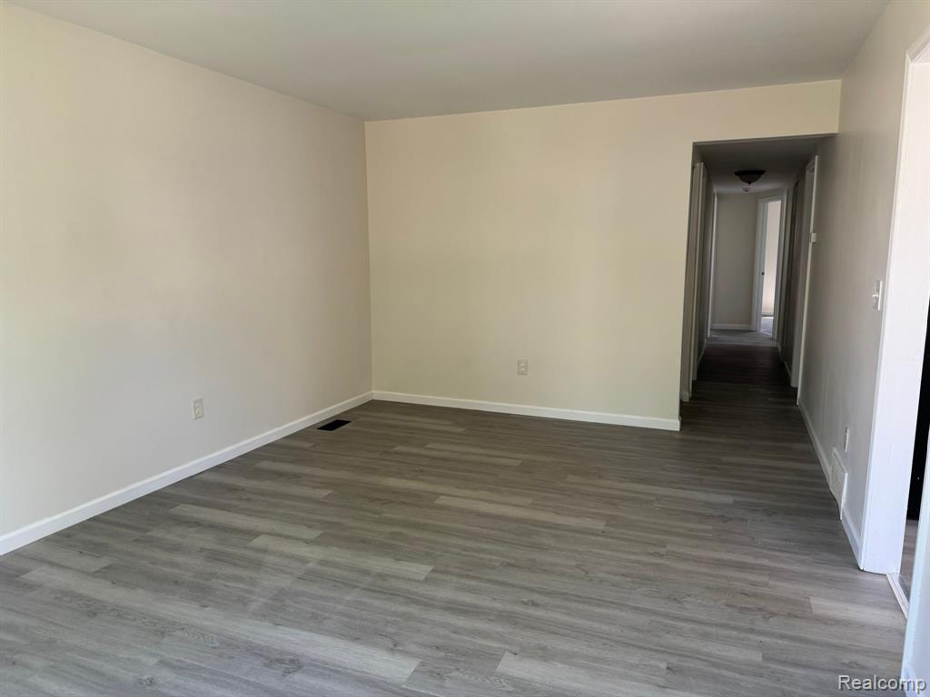 8684 PAIGE Avenue, Warren, MI 48089 — Photo 3