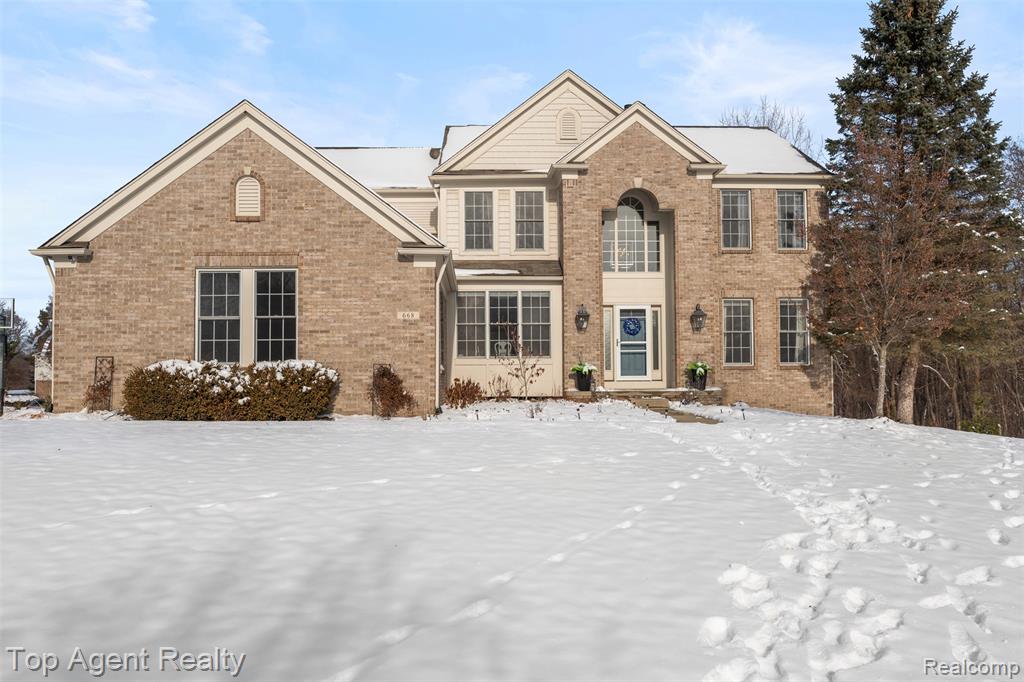 668 Berridge Circle, Lake Orion, MI — front exterior