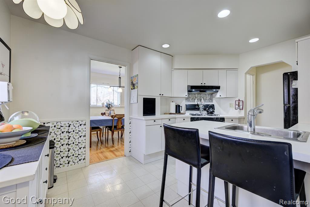 705 BUTTERNUT Avenue, Royal Oak, MI 48073 — Photo 14