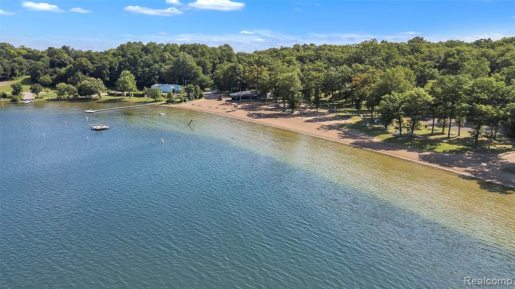 4175 Motorway Drive, Waterford, MI 48328 — Photo 35