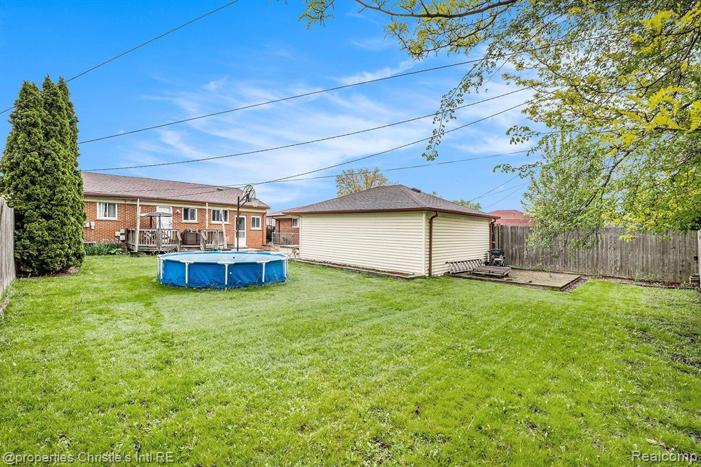 8458 FRANCINE Street, Warren, MI 48093 — Photo 16