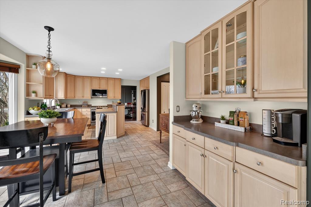 10384 Overhill Drive, Brighton, MI 48114 — Photo 12