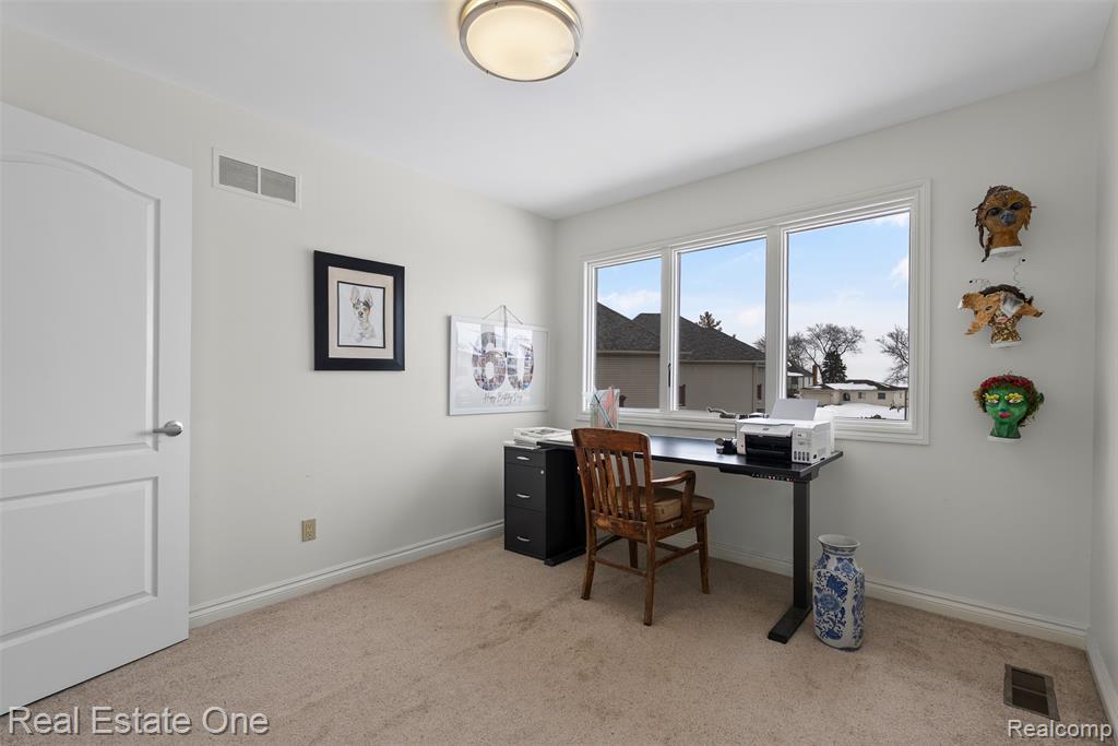 47630 Lorie Lane, New Baltimore, MI 48047 — Photo 25