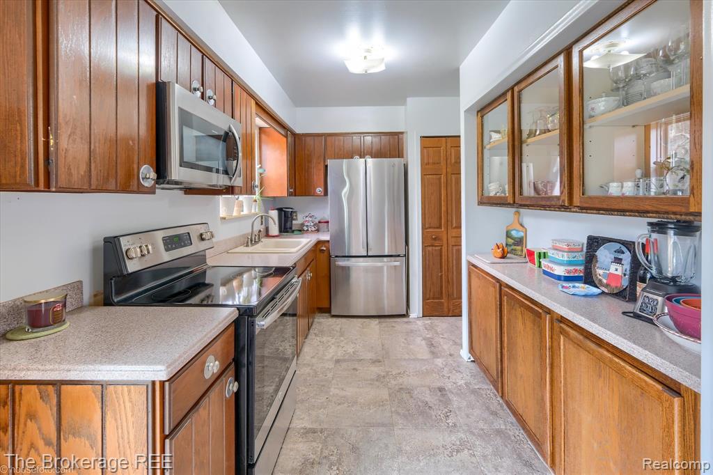 9370 Vienna Road, Otisville, MI 48463 — Photo 10