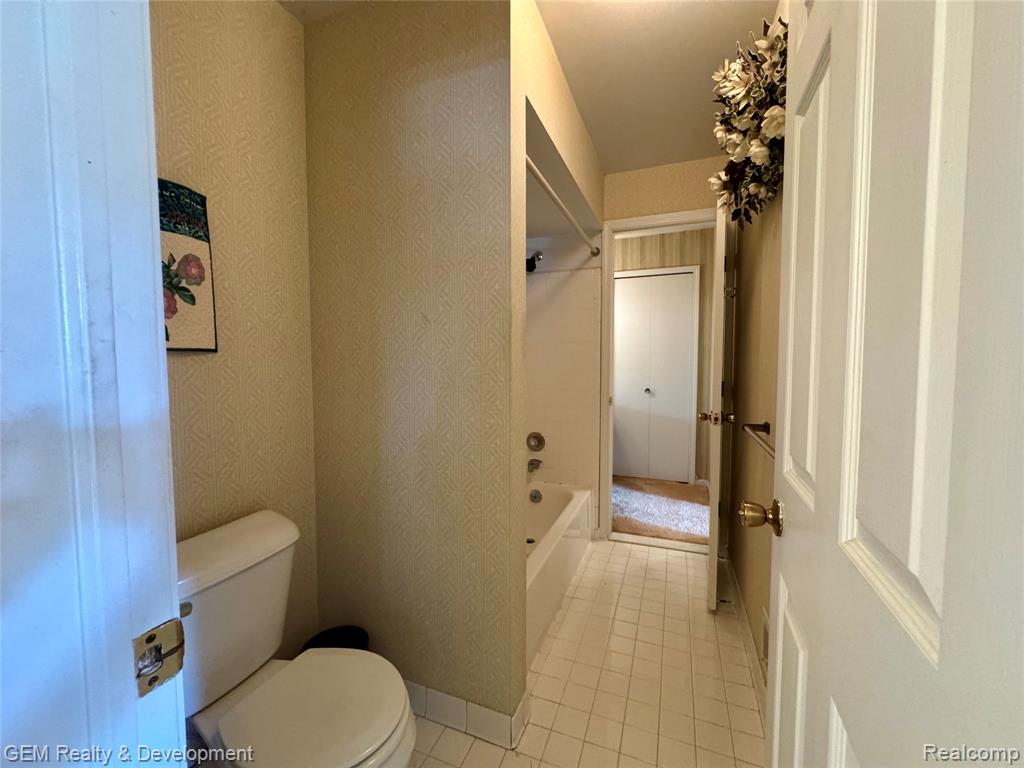42246 Toddmark Lane, Clinton Twp, MI 48038 — Photo 19