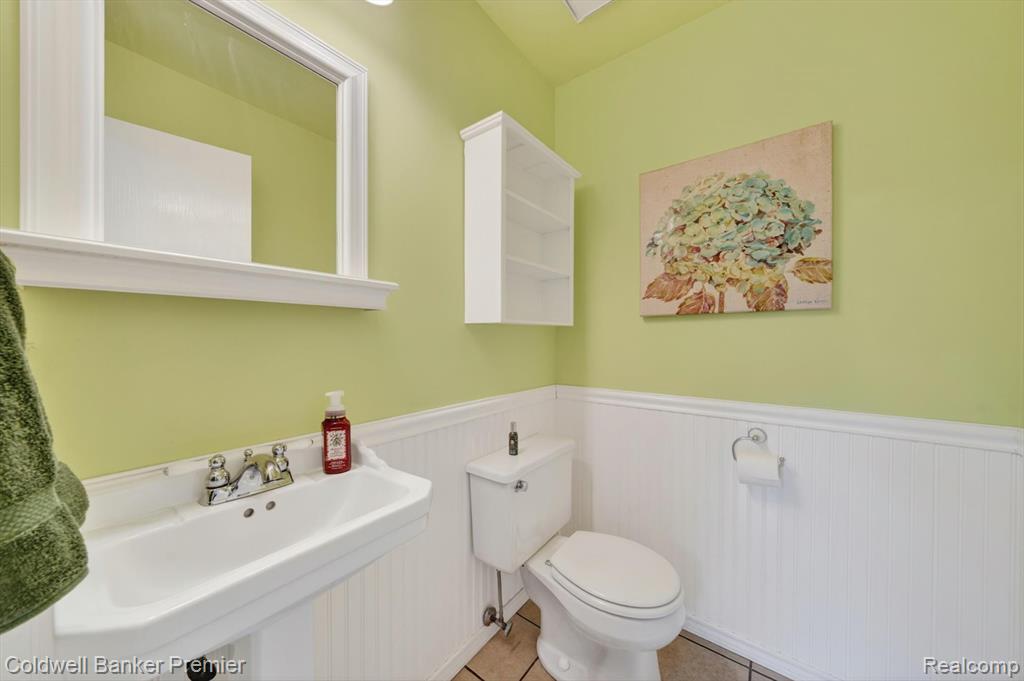425 Arbor Pine Drive, Ortonville, MI 48462 — Photo 11