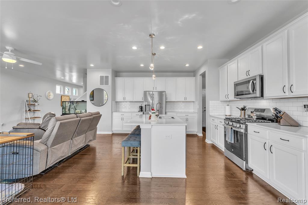 49720 Shoreline Drive, Canton, MI 48187 — Photo 25