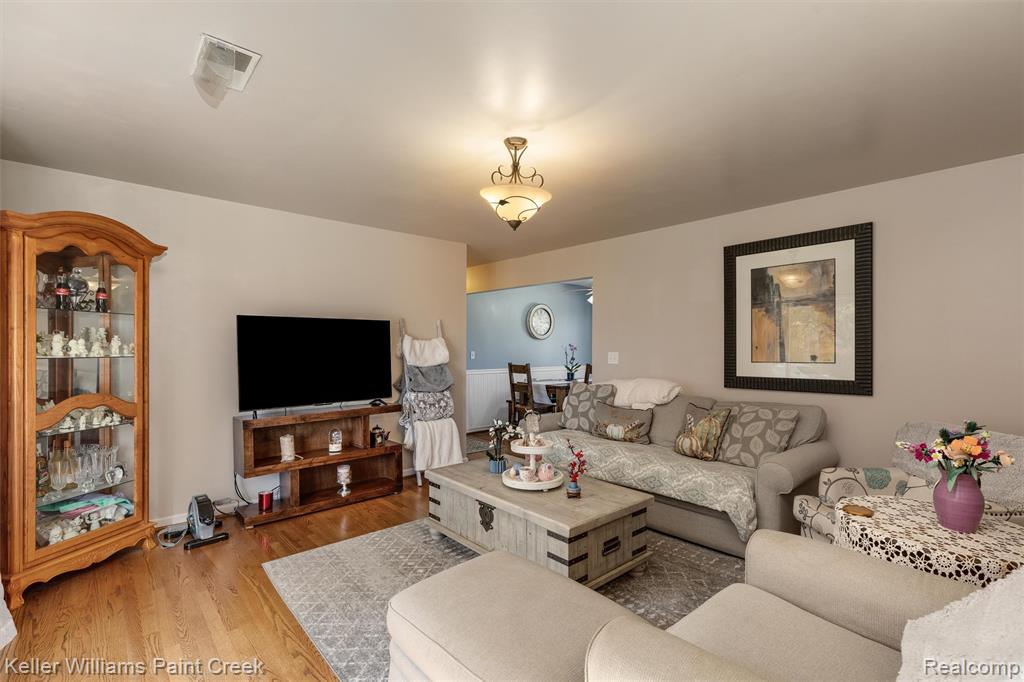 420 Dons Court, Ortonville, MI 48462 — Photo 4