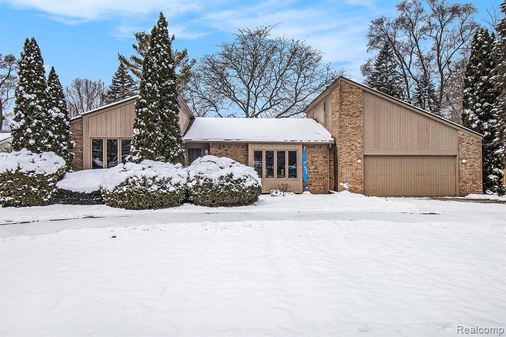 6429 Woodglen Drive, Clarkston, MI — Photo 2