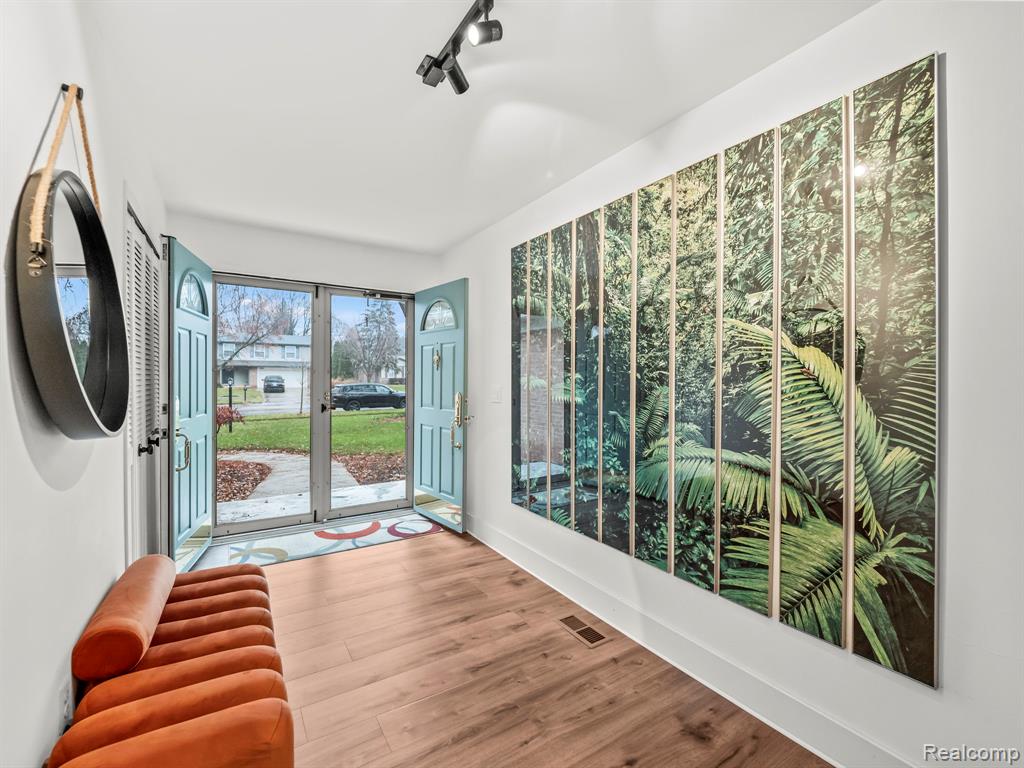 980 Briston Drive, Rochester Hills, MI 48307 — Photo 28