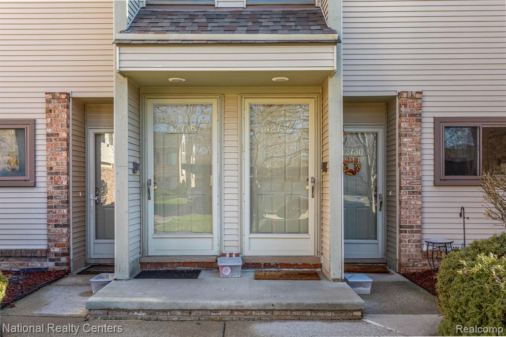 42732 LILLEY POINTE Drive, Canton, MI 48187 — Photo 2
