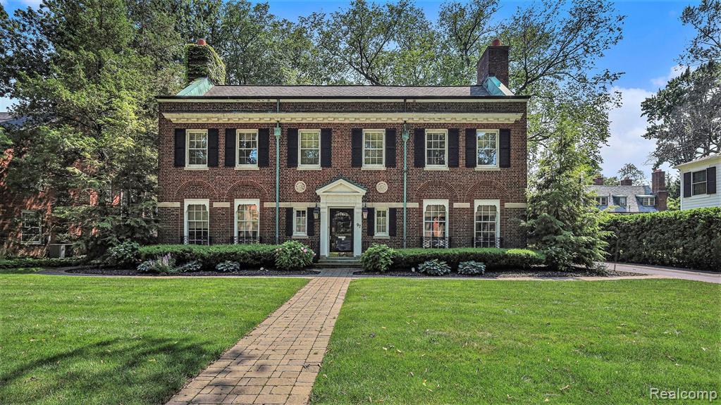 97 TOURAINE Road, Grosse Pointe Farms, MI 48236 — Photo 2
