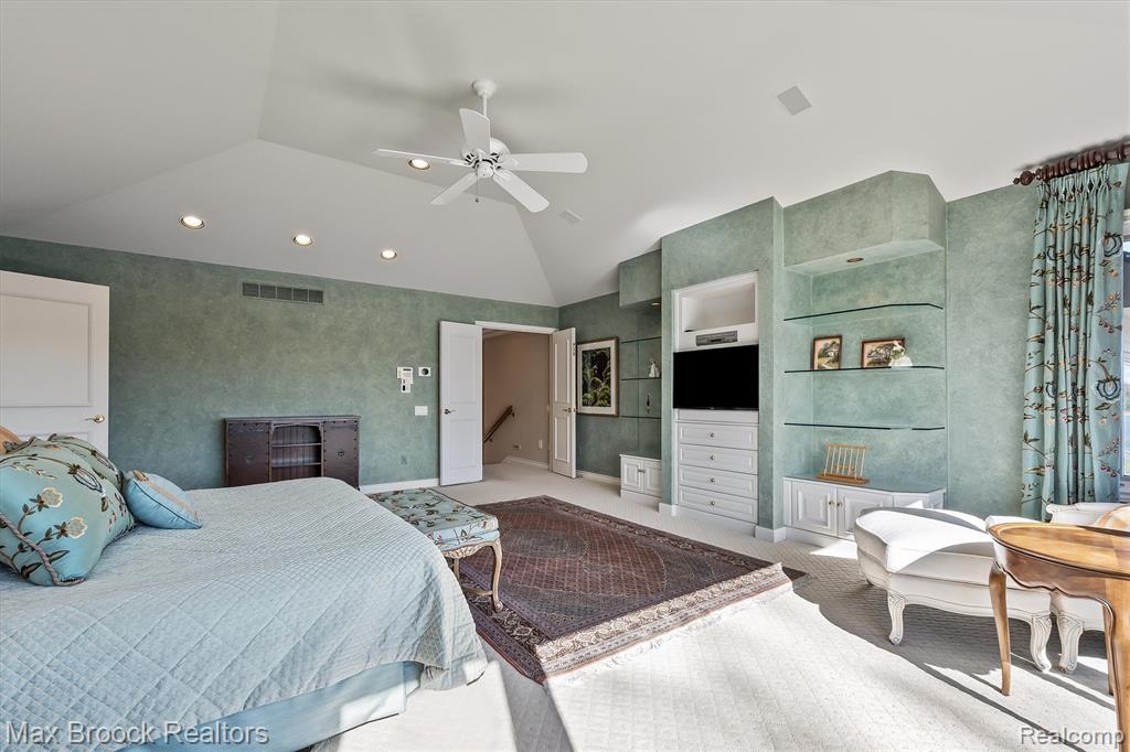 1832 Long Lake Shore Drive, Bloomfield Hills, MI 48302 — Photo 46