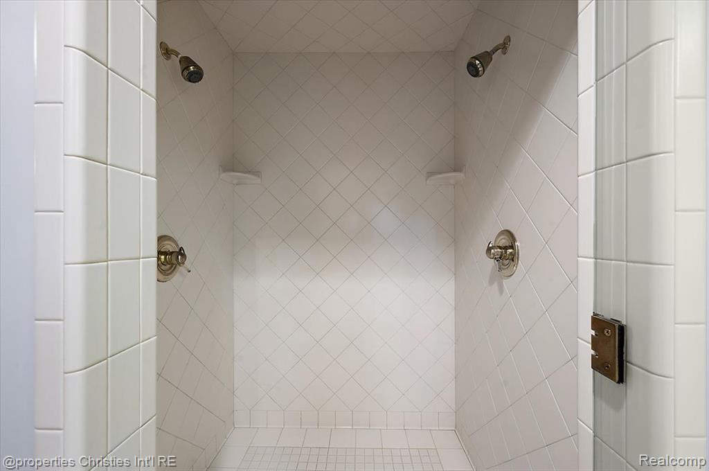 400 Hamilton Road, Bloomfield, MI 48301 — Photo 65