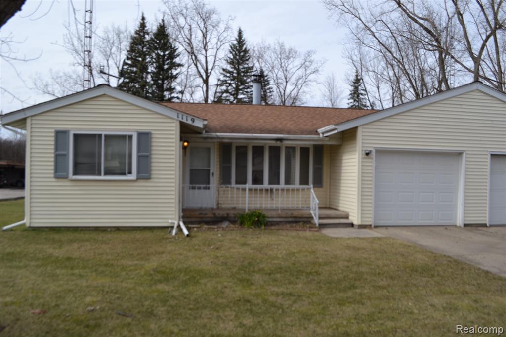 1119 River Valley Dr Drive, Flint, MI 48532 — front exterior