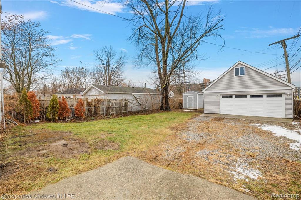 2435 Sunnyknoll Avenue, Berkley, MI 48072 — Photo 27