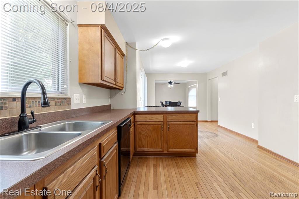 8915 Continental Drive, Taylor, MI 48180 — Photo 10