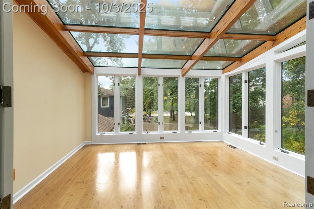 5130 Lake Bluff Rd, West Bloomfield, MI 48323 — Photo 20