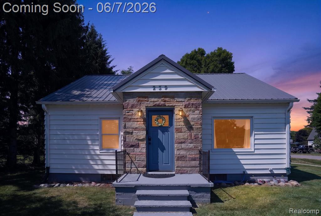 239 E Chestnut Street, Webberville, MI 48892