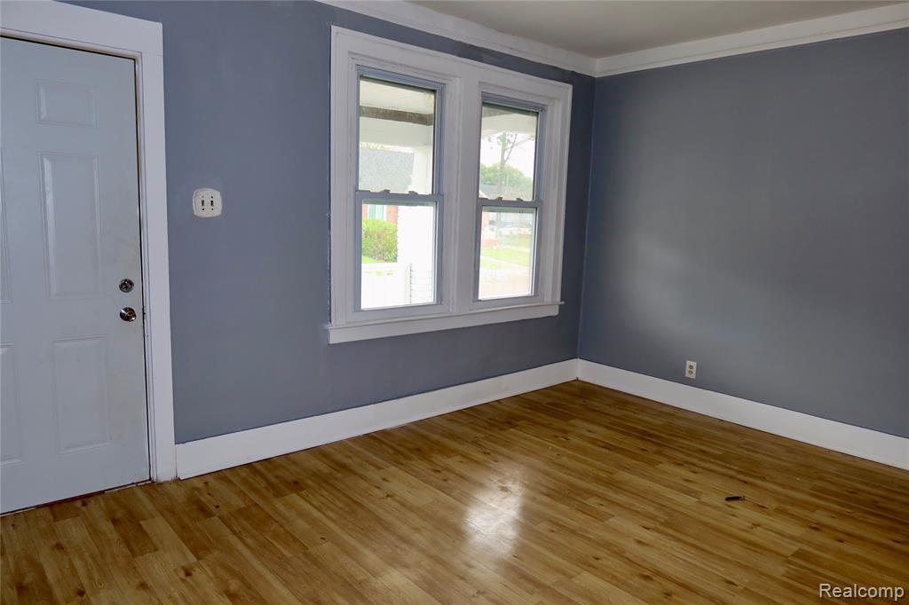 8469 Westminster Avenue, Warren, MI 48089 — Photo 4