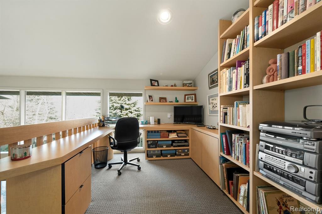 385 CONCORD Place, Bloomfield Hills, MI 48304 — Photo 19