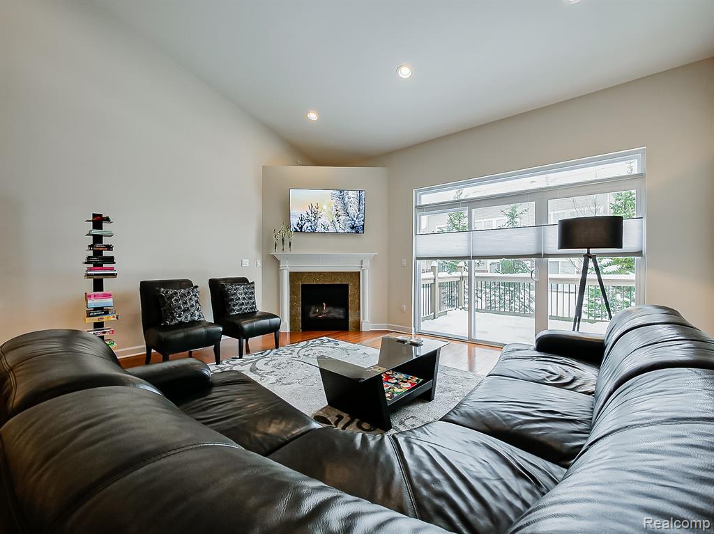 7212 Berry, West Bloomfield, MI — Photo 16