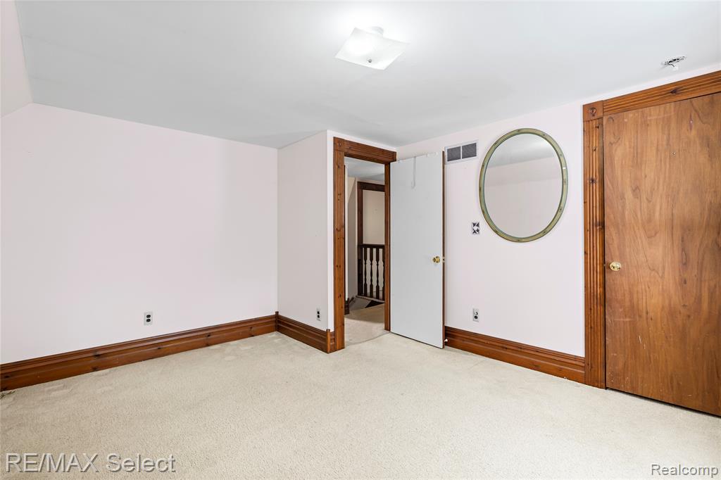 9710 Rattalee Lake Road, Clarkston, MI 48348 — Photo 35