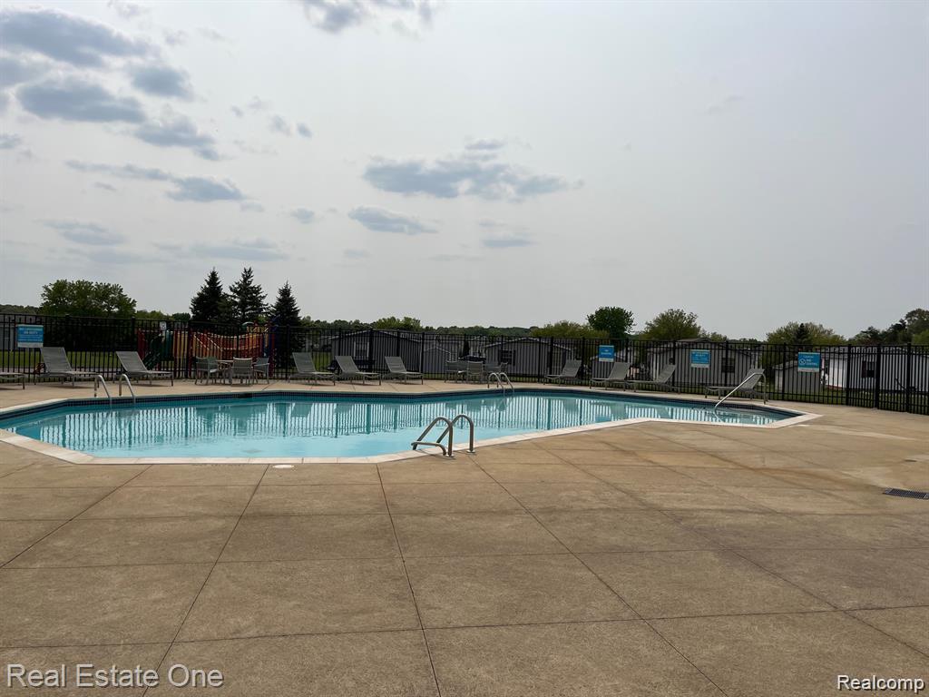11730 Cedarbrook Drive, South Lyon, MI 48178 — Photo 25
