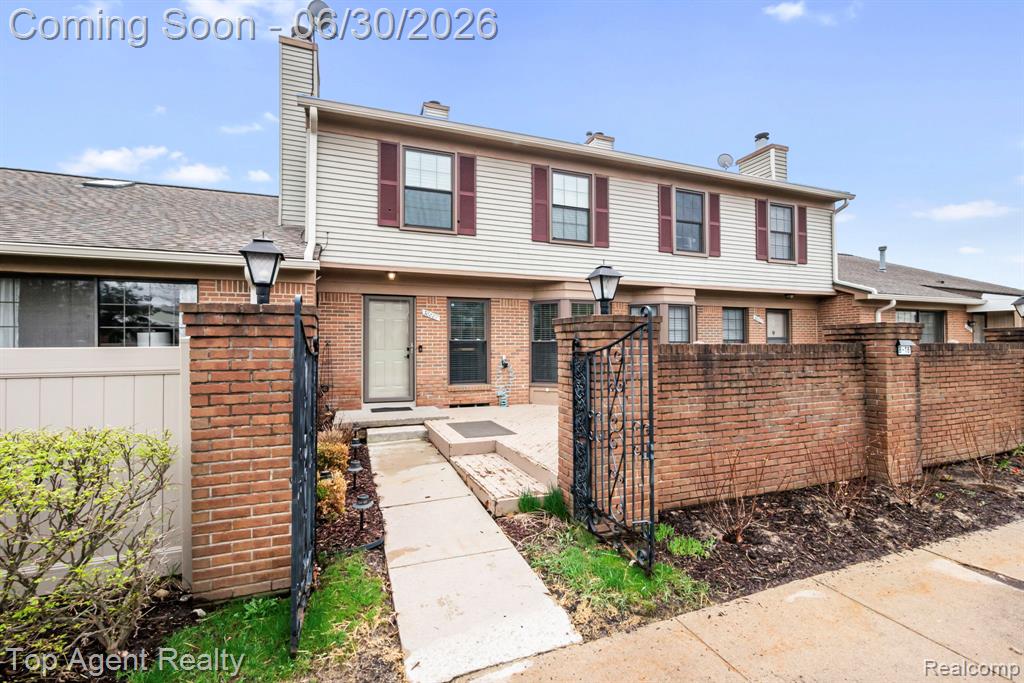 38887 Country Circle, Farmington Hills, MI 48331 — Photo 32
