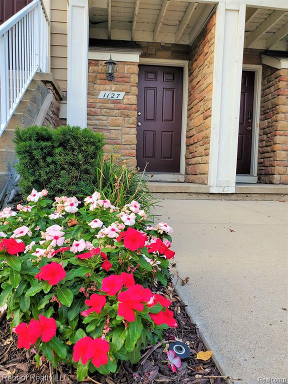 1127 BEAVER Run, Troy, MI 48083 — Photo 2