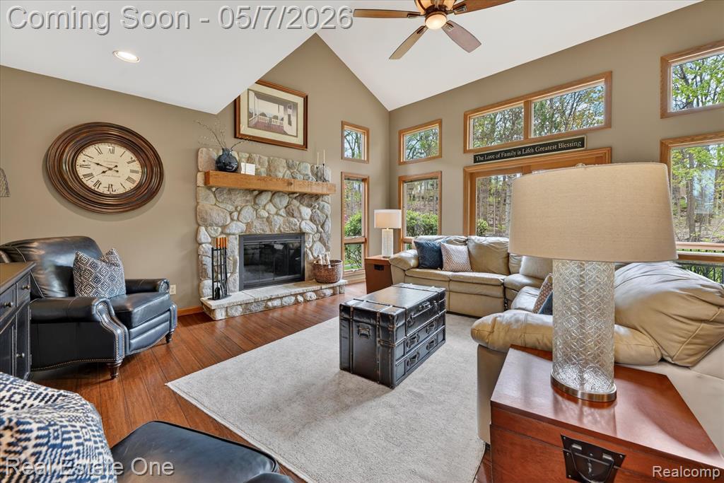 38967 Holsworth Court, Farmington, MI 48331 — Photo 9