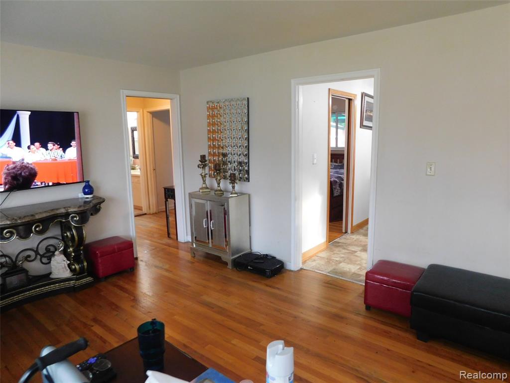 8263 Linda Street, Warren, MI 48093 — Photo 8