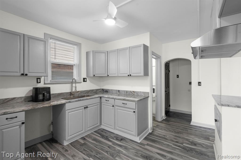 16204 Wisconsin Street, Detroit, MI 48221 — Photo 5