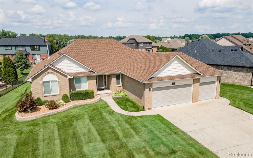 51031 HOOK Drive, Macomb, MI 48042 — Photo 2