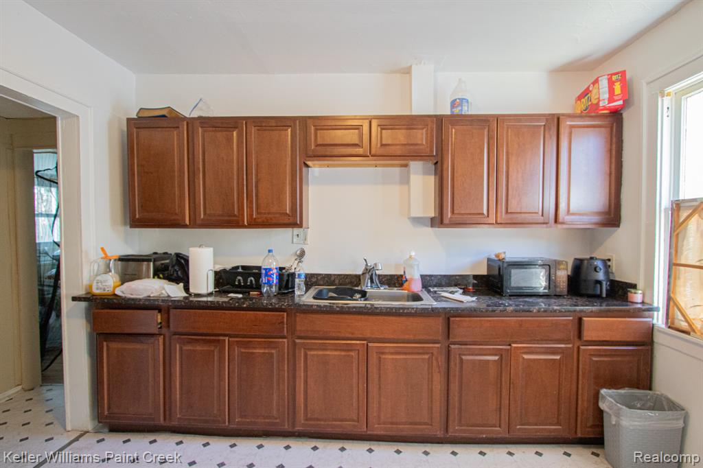 8284 Dodge Avenue, Warren, MI 48089 — Photo 8