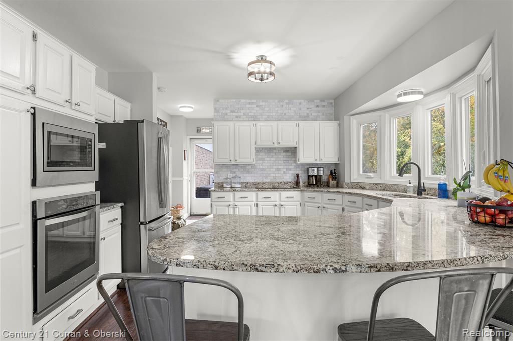 30999 Sudbury Street, Farmington, MI 48331 — Photo 20