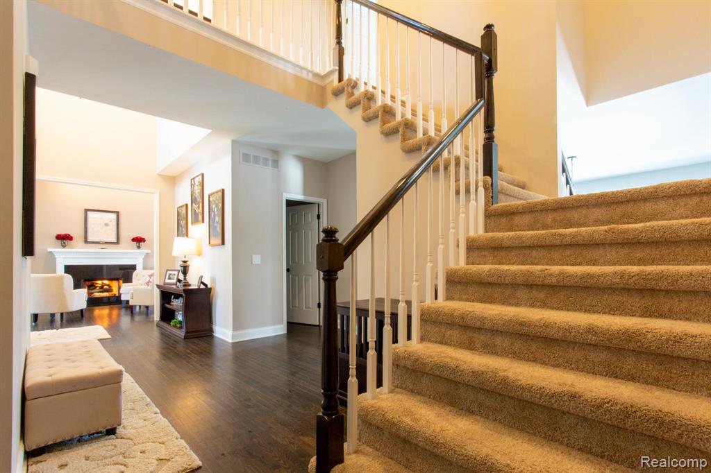 414 Roundview Drive, Rochester, MI 48307 — Photo 6