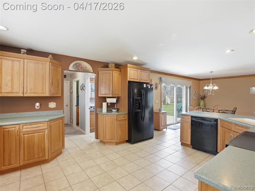 4695 Melanie Lane, White Lake, MI 48383 — Photo 13
