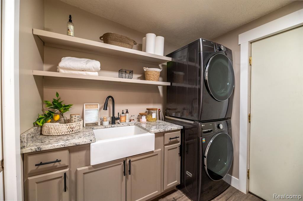 5373 MERTZ Road, Mayville Vlg, MI 48744 — Photo 8
