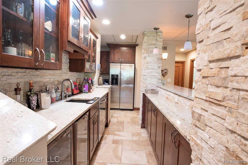 816 Seager Street, Commerce Twp, MI 48390 — Photo 39